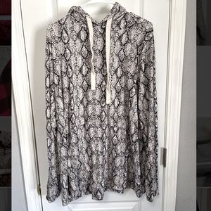 SNAKE PRINT LIGHT HOODIE
